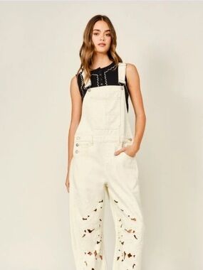 NWT Women’s Cream Distressed Denim Overalls laser cut size large
